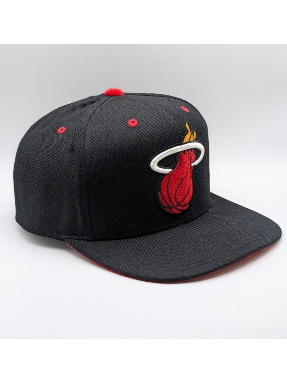 Miami Heat Mitchell & Ness Hardwood Classics NBA Snapback Basketball Black Hat